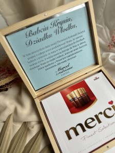 Podziękowanie komunijne - pudełko na czekoladki Merci
